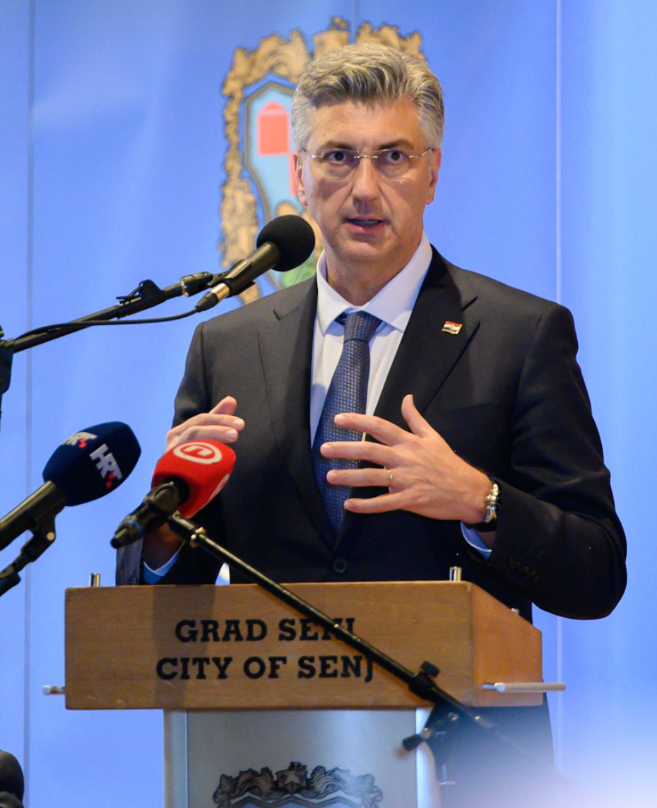 Brojni projekti omogućit će dodatni razvojni skok i kvalitetniji život Senjanki i Senjana